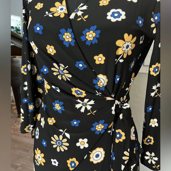 Anne Klein size 6 floral faux wrap dress, office, party, date night - Picture 3 of 11